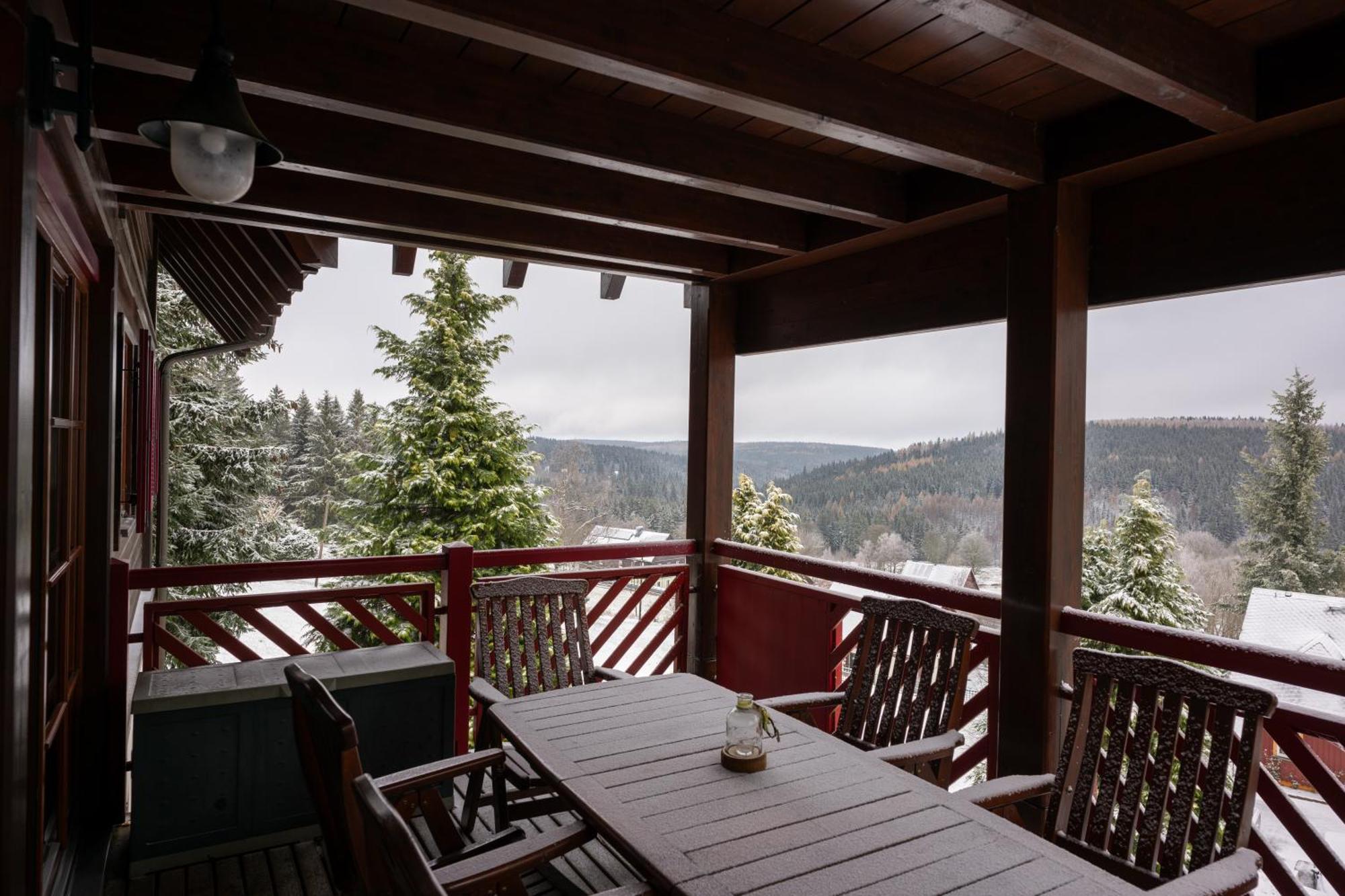 Ferienanlage Zum Silberstollen 2 Haeuser Am Berg Polderhof Und Weisseritzhuette Алтенберг Източен Ерцгебирге Екстериор снимка